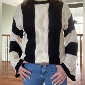 No brand Trendy Black and White verticle Striped Sweater